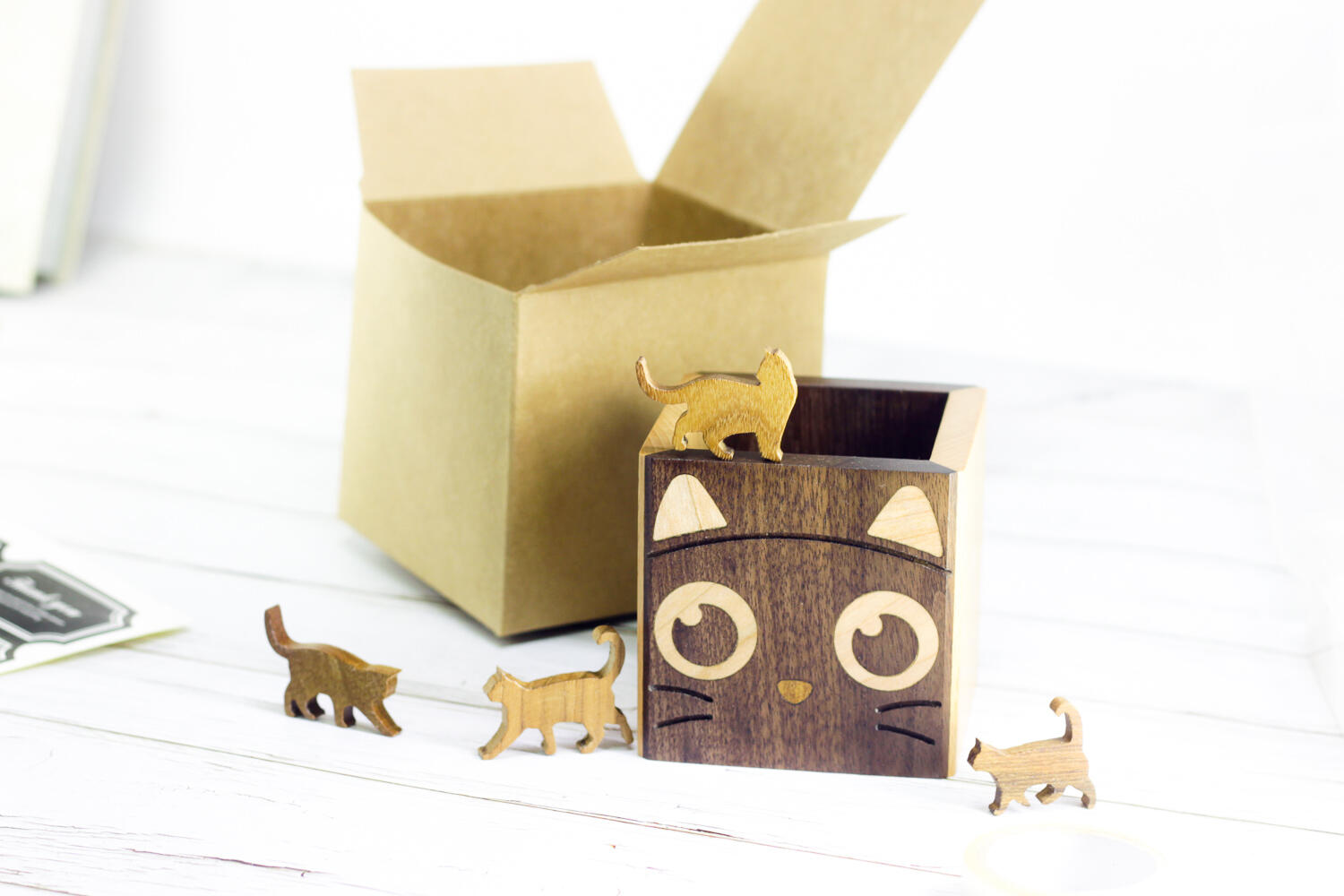 Cat Walnut Wood Pen Holder